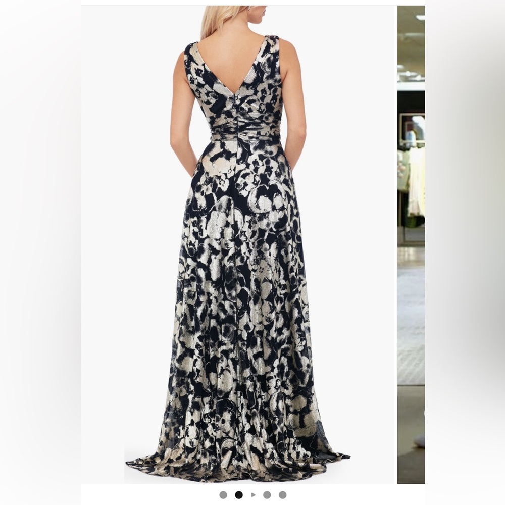 Betsy & Adam Foil Print Sleeveless Mesh Gown - Picture 3 of 4